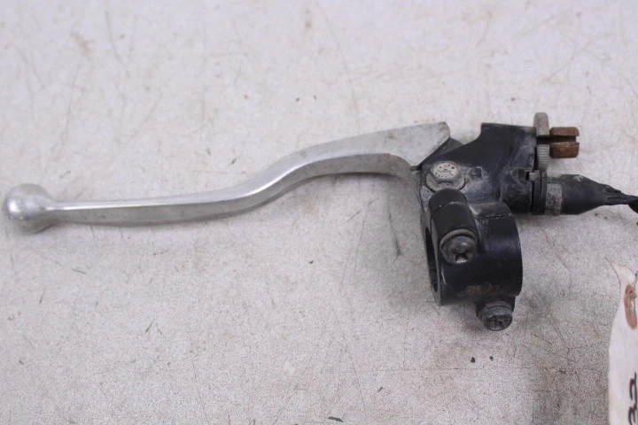 2002 YAMAHA GRIZZLY 660 YFM 660 Left Front Brake Lever - Image 2 of 4