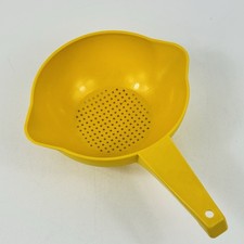 Vtg Tupperware 1 Qt Colander 1200 Strainer Yellow 2 Spouts USA 6.75x3" Handle