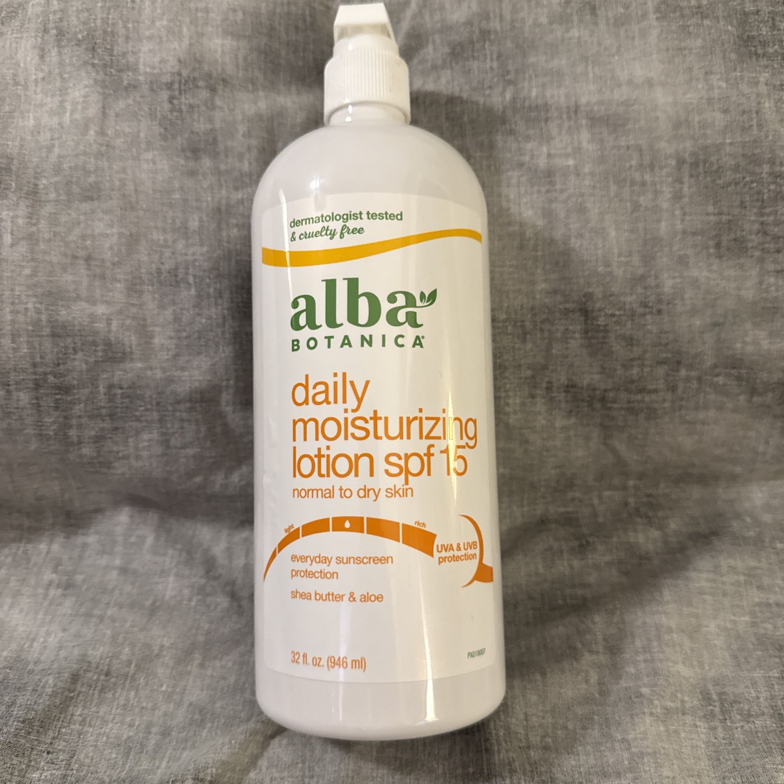 Alba Botanica Very Emollient Body Lotion, Daily Shade SPF 15
