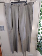 Haggar Classic Fit Premium No Iron Khaki Size 44x32