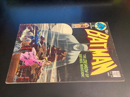 Batman #227 (DC/1970) *Key Issue—Iconic Adams Cover!* (FN+/FN++) - Bild 5 von 13