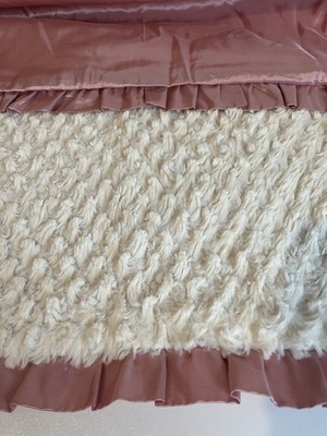 The Peanut Shell Bella Blanket Ivory Diamond Plush Texture Dusty Rose Trim 32x41
