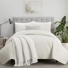 Serta Comfortsure Soft 3-Piece King/ Cal King Quilt Bedding Set Includes