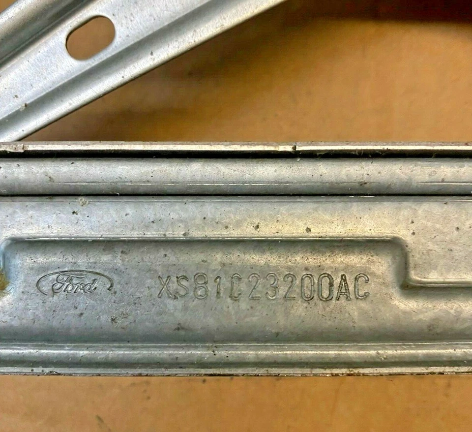 REGULADOR ELEVALUNAS ELÉCTRICO (DELANTERO DERECHO) se adapta a MERCURY COUGAR 1999-2002 Foto 4 de 4