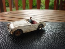 DINKY TOYS France 546. AUSTIN HEALEY 100 sport. 1/43.Produit de 1960 à 1961.