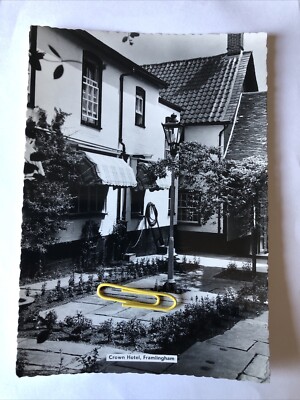 Crown Hotel Framlingham Außenblick mit Gartenblick. Trust Houses Ltd. Unposted RPPC