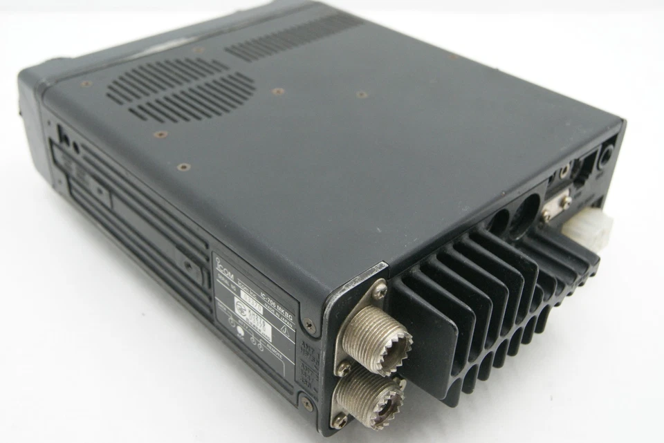 Transceptor MARS MODICOM IC-706 MKIIG HF/VHF/UHF 100W + Micrófono Buen Estado de Limpieza. Foto 4 de 4