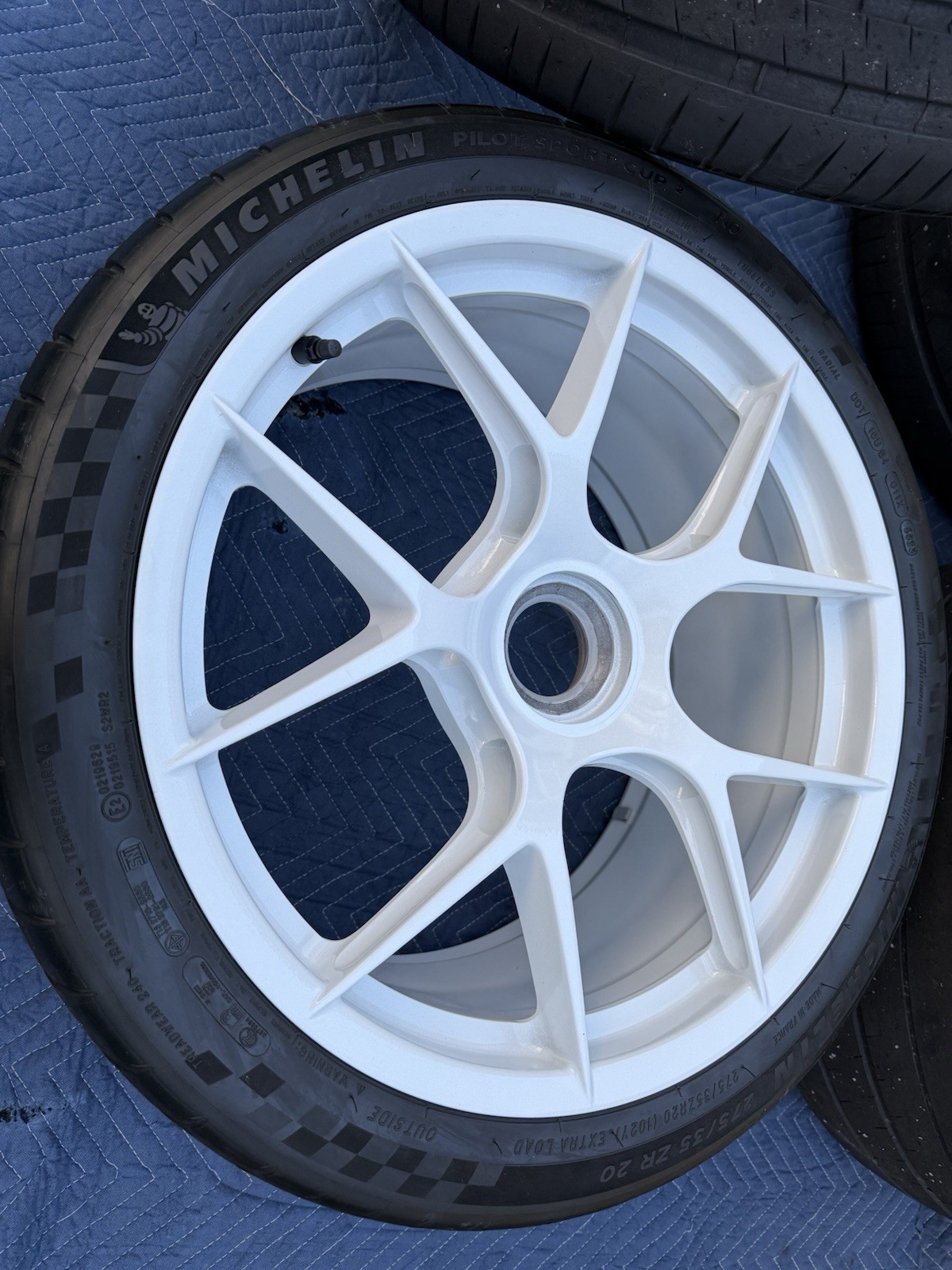 20/21 Factory Porsche 911 GT3RS 992 9GT601025AL 9GT601025AM Rims With TPMS Tires