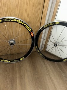 COLNAGO V4RS SHIMANO ULTEGRA DI2 2025 - Test, Avis et Prix COLNAGO V4RS SHIMANO ULTEGRA DI2 2025 - Test, Avis et Prix