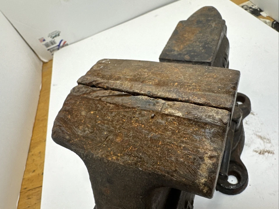 Tornillo de banco giratorio vintage Craftsman No. 391.5180 - Mandíbulas de 3,5" - Funciona muy bien Foto 2 de 4