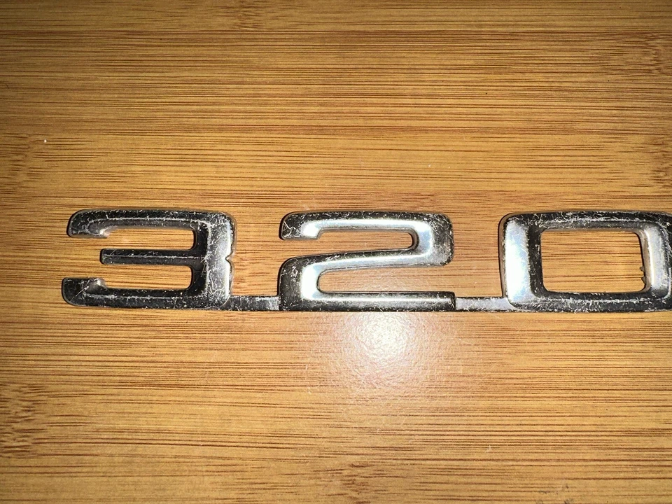 1979 1980 1981 1982 1983 BMW 320 i Rear Trunk Nameplate Emblem 51141869972 OEM Foto 4 de 4