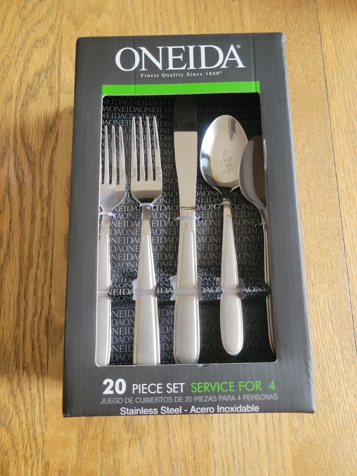 Oneida Legend 20 Piece Casual Flatware Set, Service for 4