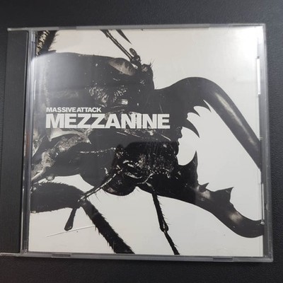 MASSIVE ATTACK mezzanine EMI MFG CANADA EX/EX (CD Album, Pop, Virgin)