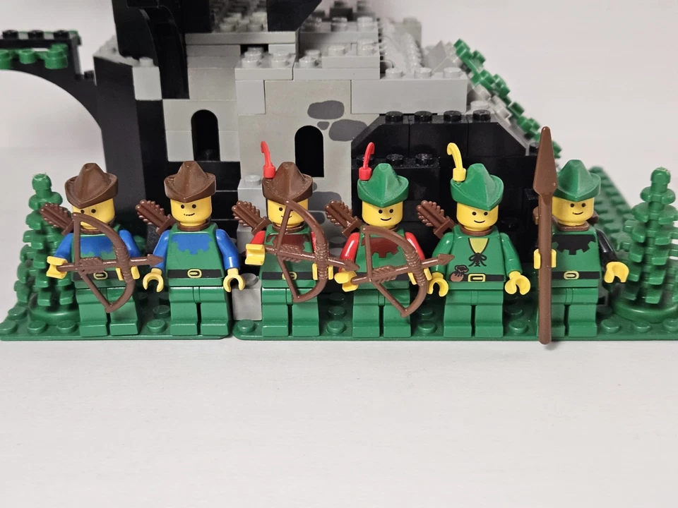 LEGO Castle: Camouflaged Outpost (6066) Vintage 1987, Near Complete, Very Nice!! - Image 3 of 4