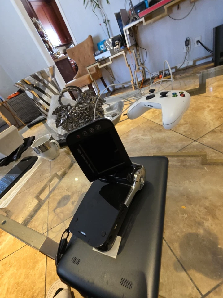 Aiptek HD DV Camcorder Video Camera With Battery  Tested  8Mega Pixels Voice  - Image 4 of 4