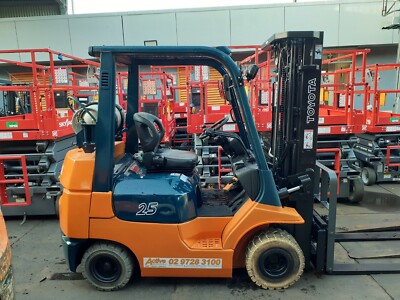 TOYOTA Compact Forklift 7fgk25 2.5 ton Fork Positioner Container 