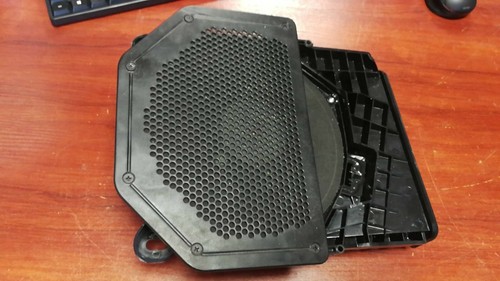 BMW 1er E81 E87 Unter Fahrersitz Boden Subwoofer 4304 074 1982