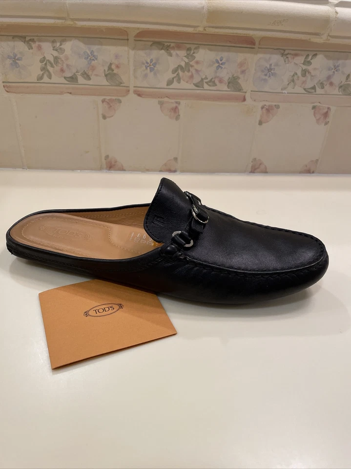 EUC TOD’s Blk Leather SLIDE MULE Sz 10, 40 Silver decorative logo Buckle loafer