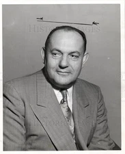 1951 Press Photo Phillip Stallman of Biltmone Building - dfpb64343