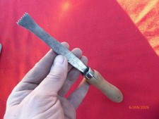 outil ancien de tour à bois ou à quadriller les crosses n°11