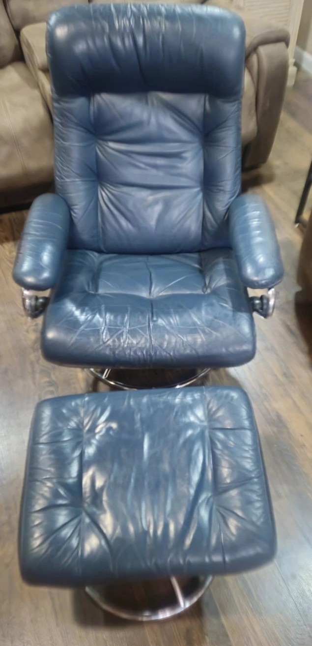 Vintage Mid Century Ekornes Stressless Recliner /Ottoman Black Leather on Chrome