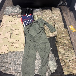 Huge military clothing Lot Sizes Xl