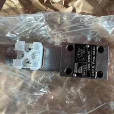 1pc New In Box PARKER D1SE30BNJW Solenoid Valve fast Ship #YP1