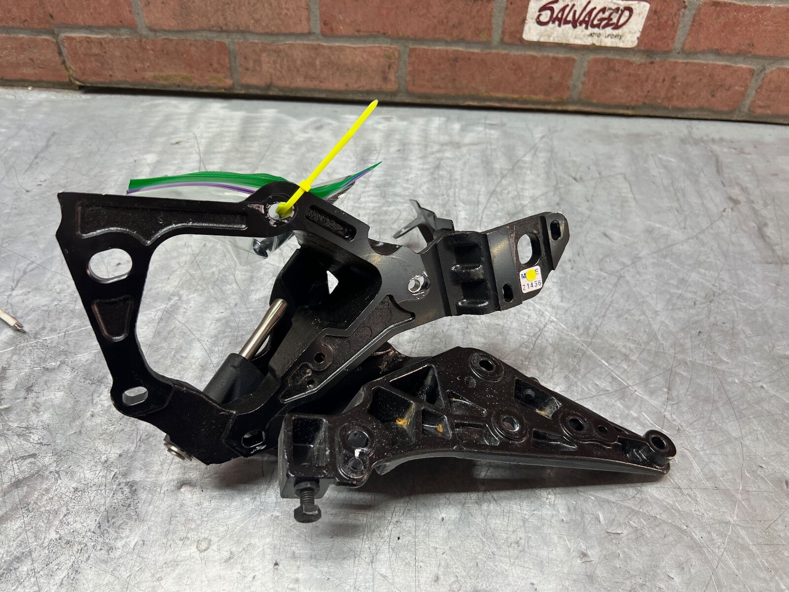 McLaren 650S 2016 Front Right Passenger Door Hinge  15 - 17