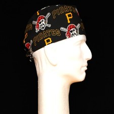 MLB Pittsburgh Pirates on Black Theme Scrub Hat
