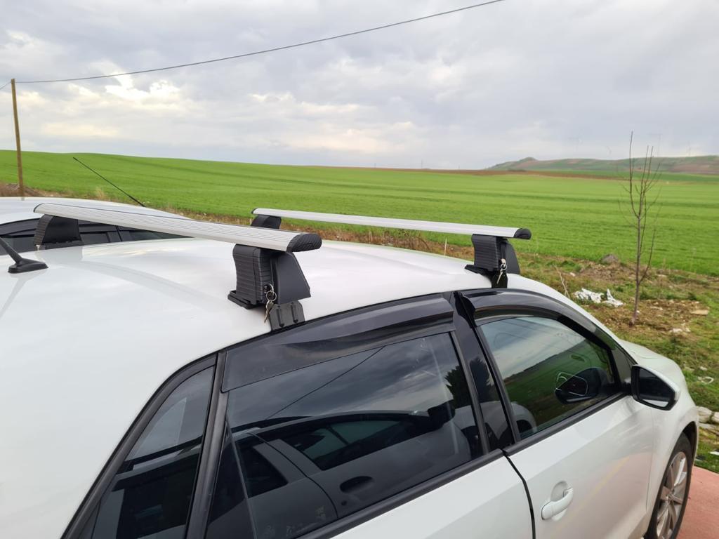 Bare Roof Rack Cross Bars Set for Volkswagen Passat B7 Sedan 2011