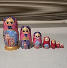 Vintage Matryoshka Russian Nesting Doll 7 Piece Hand Painted