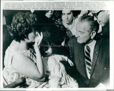 1967 Esperanza Rosales Tx Hurricane Victim Pres Johnson Politics Wirephoto 8X10
