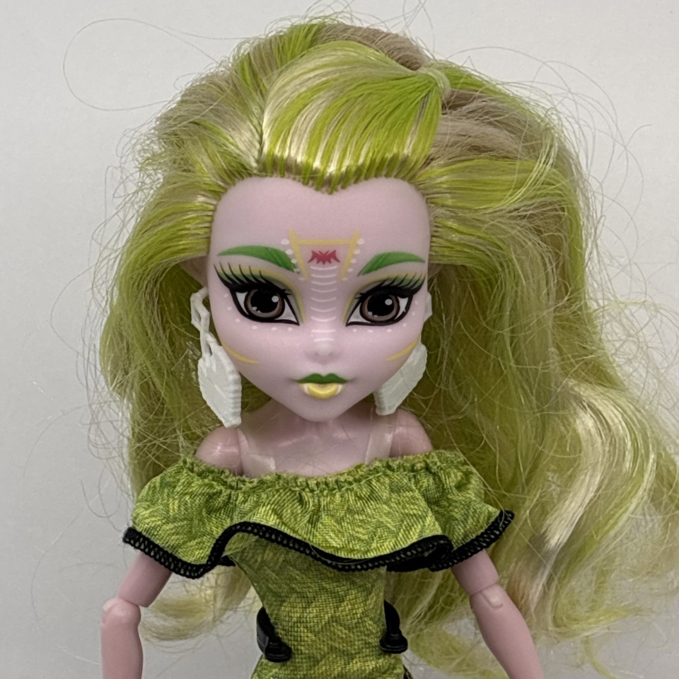 Monster High Batsy Claro Doll Boo Students Outfit Shoes Mattel 2014 ...