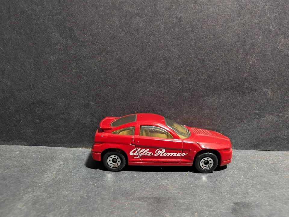 Modellino Matchbox Alfa Romeo SZ scala 1:43 rossa diecast car 1991 collezione - Immagine 3 di 4