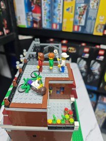 LEGO 10218 CREATOR Expert  Pet Shop 2032pcs &ndash; Build丨Includes instruction丨No box！