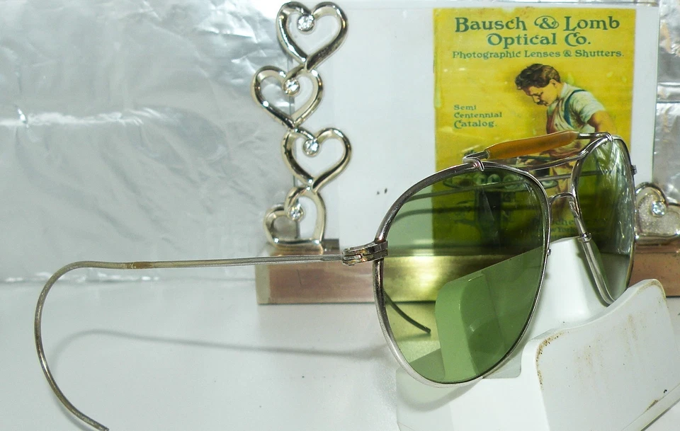 WWII AN-6531 BAUSCH-LOMB LOXIT DISPLAY BOOK SUNGLASSES w/3 1/10 12k GF EYEGLASS - Image 4 of 4