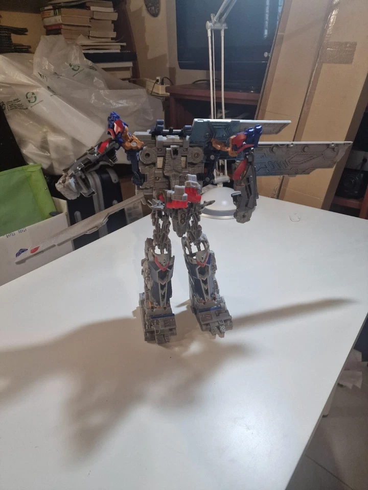 Armatura Giocattolo Optimus Prime danneggiata - Immagine 2 di 4