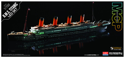 Academy 14220 1/700 R.M.S. TITANIC + LED SET MCP
