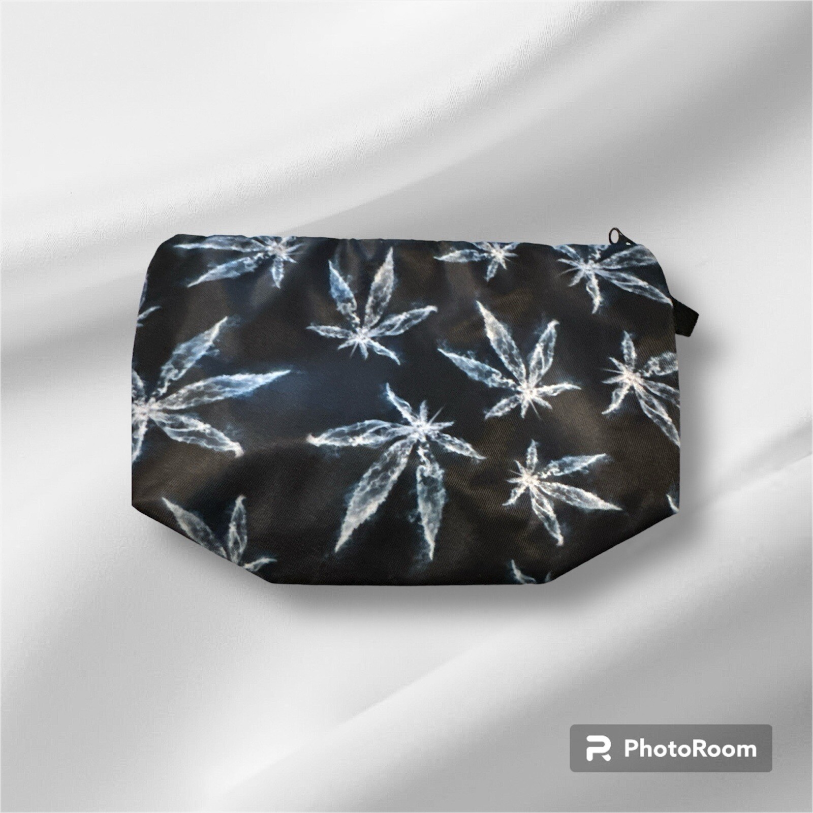 Stylish Travel Makeup Bag for Cosmetics & Essentials  -image