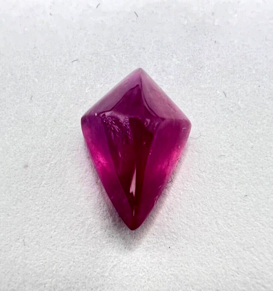 3.86 Carat Kite Shape Madagaskar Ruby Cabochon, Loose Stone - Image 4 of 4