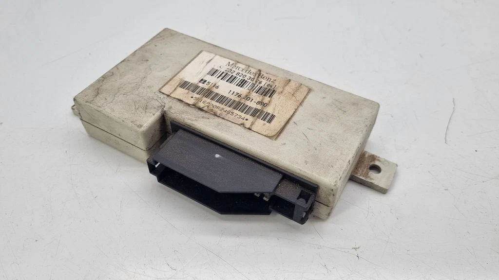 Mercedes-Benz C W202 1995 Alarm control unit module 2028203026  