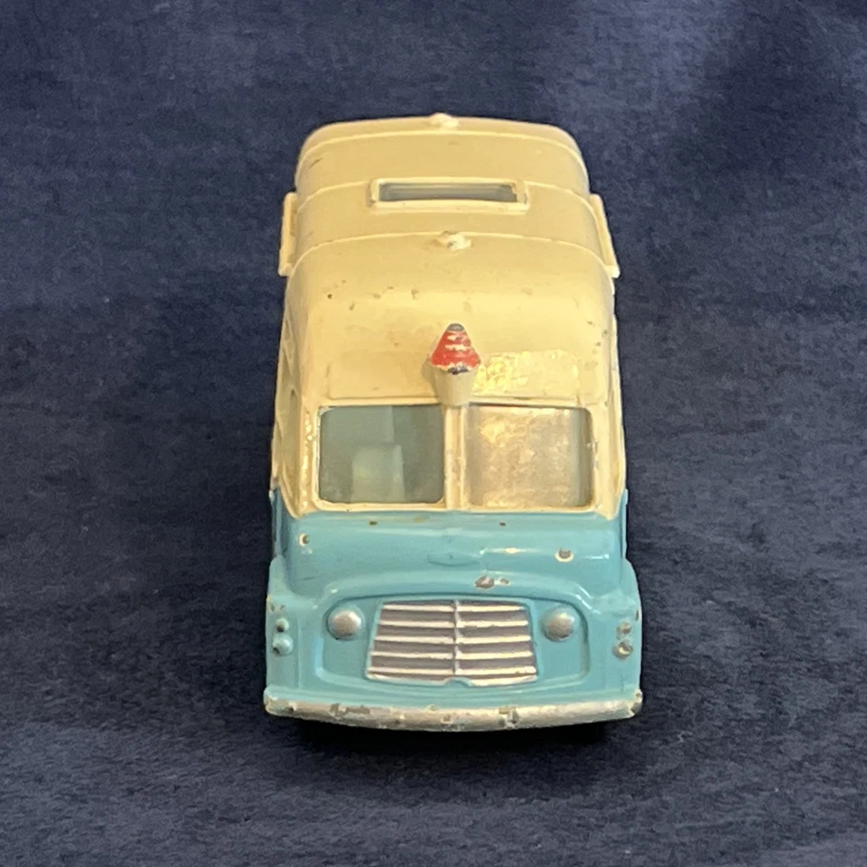 Фургон для мороженого Smith's Karrier Corgi Toys сделано в Великобритании - Изображение 2 из 4