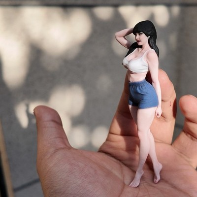 1/18 Diorama Sexy Sweety Vest Girl Scene Prop Miniature Figure Doll For Car Toy