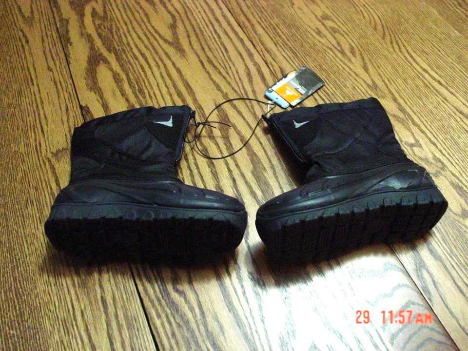 Botas de invierno para niños pequeños de Ozark Trail ¡Lee las medidas! Foto 2 de 4