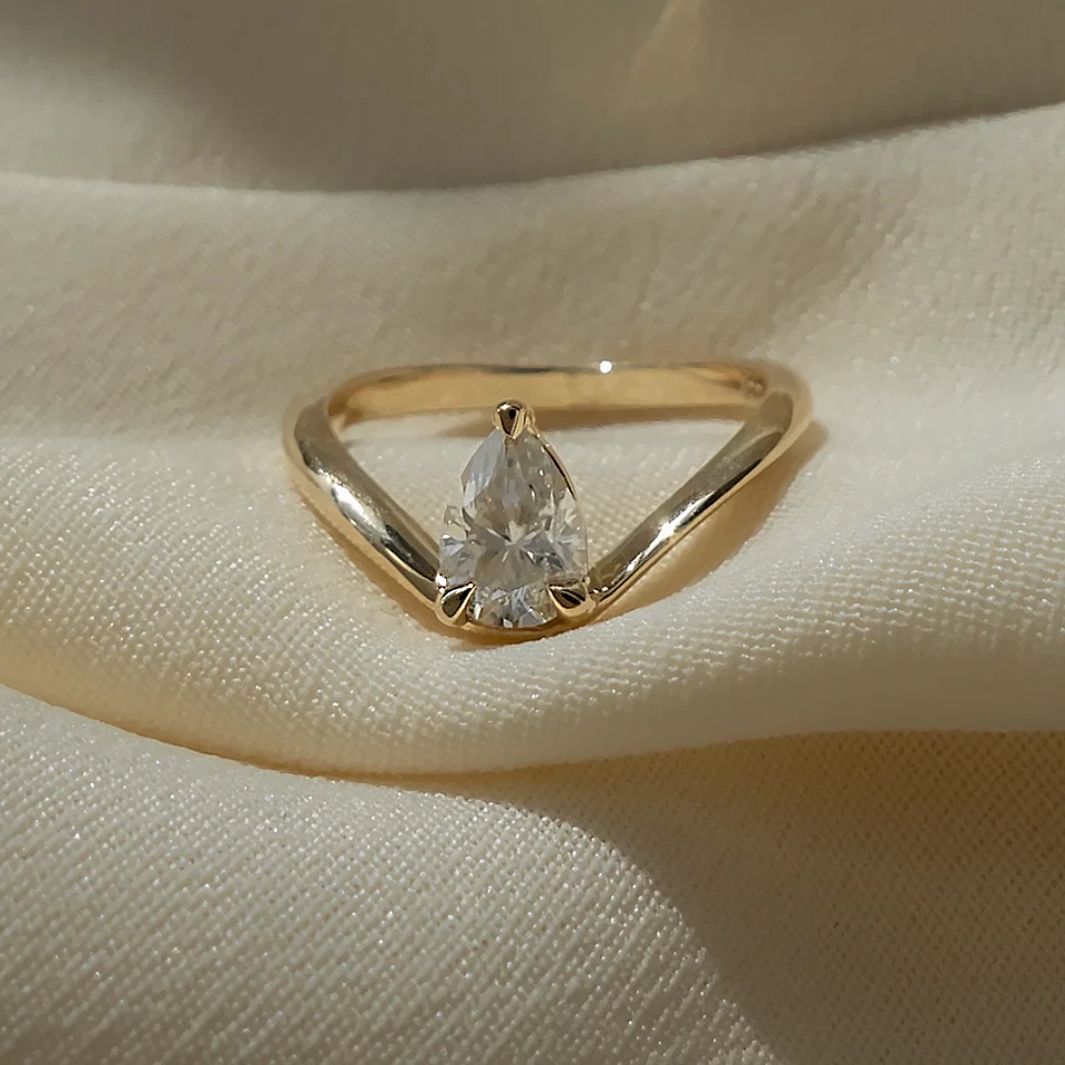 Diamond Ring For Engagement Lab Grown Pear 1 Carat IGI Certified 14k Yellow Gold - Image 4 of 4