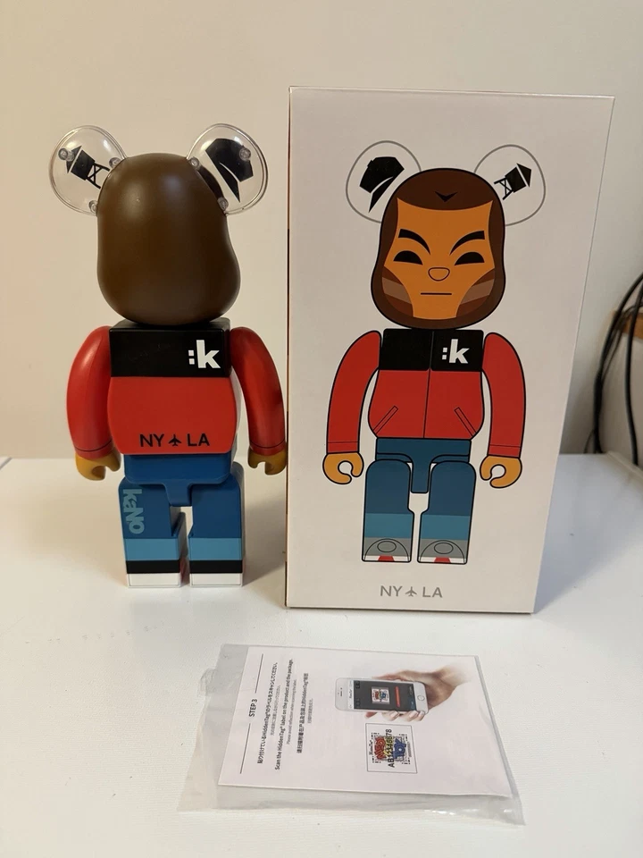 DesignerCon DCon 2022 Medicom BearBrick BE@RBRICK Kano 400% Exclusive - Image 3 of 4
