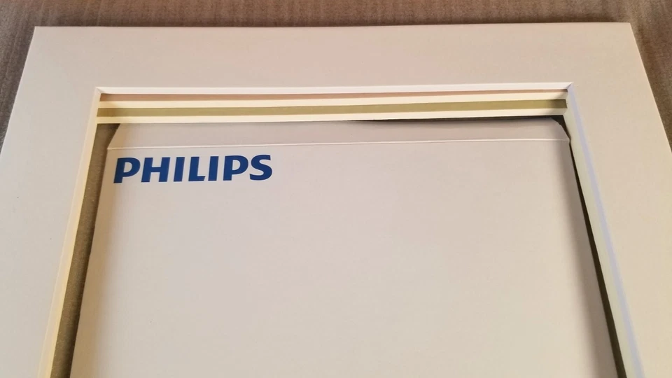 Philips 10.4" Digital Photo LCD PANEL SPF3400/G7 Brown Frame 2GB Store up 10,000 - Image 4 of 4