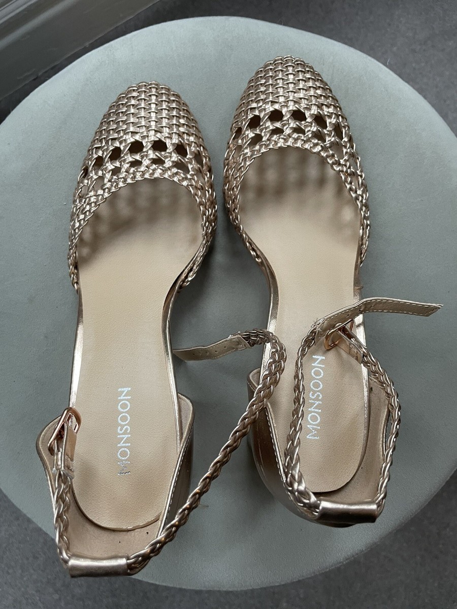 Monsoon gold sandles gold sandles worn once size 40 chunky round