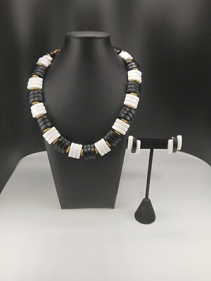 AVON 1986 ''SPECTATOR '' black white lucite gold tone necklace clip earrings set 