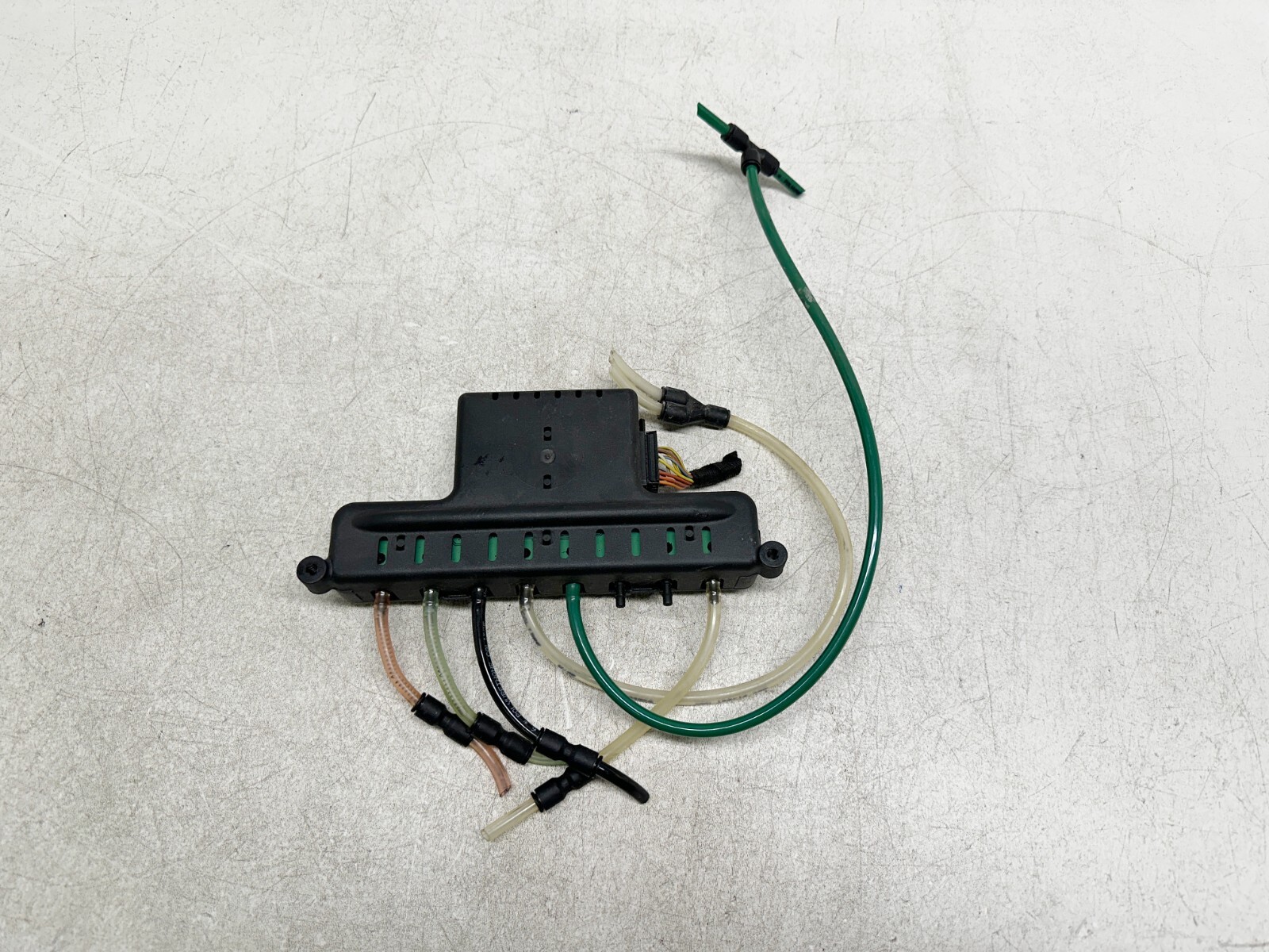 Maserati Quattroporte 2003-2012 FRONT+LEFT Seat air valve